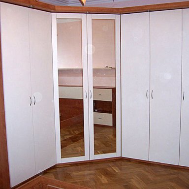 Volně stojící rohová skříň, zrcadlo